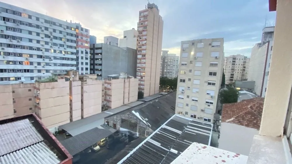 Imagem VENDA de apartamento 1dormitório com 1 vaga, mobiliado, localizado na Rua Jose do Patrocínio, Cidade Baixa, Porto Alegre.