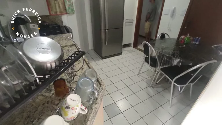 Imagem Apartamento de três dormitório sendo uma suite, a venda na avenida beira mar praia do Morro Guarapari-ES área lazer completo na cobertura.