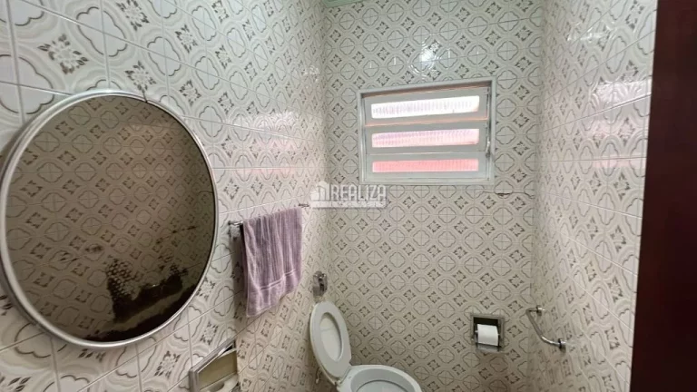 Imagem Casa para alugar no bairro Irmãos Soares, em Uberaba - 4 dormitórios e área de lazer!