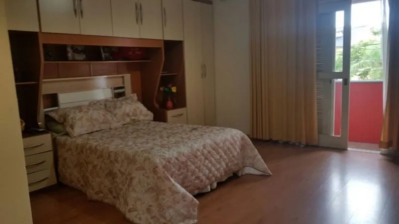 Imagem Casa para Venda - 165.52m², 3 dormitórios, sendo 1 suites, 2 vagas - Sarandí