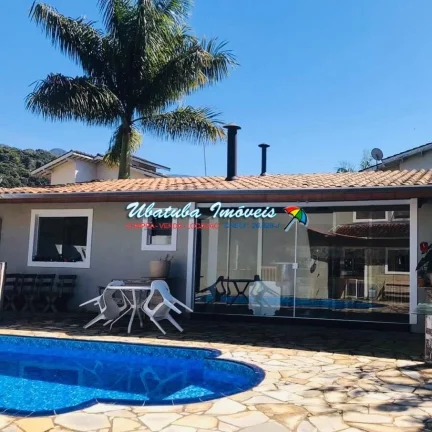 Imagem Casa com Ótima Localização em Condomínio Fechado