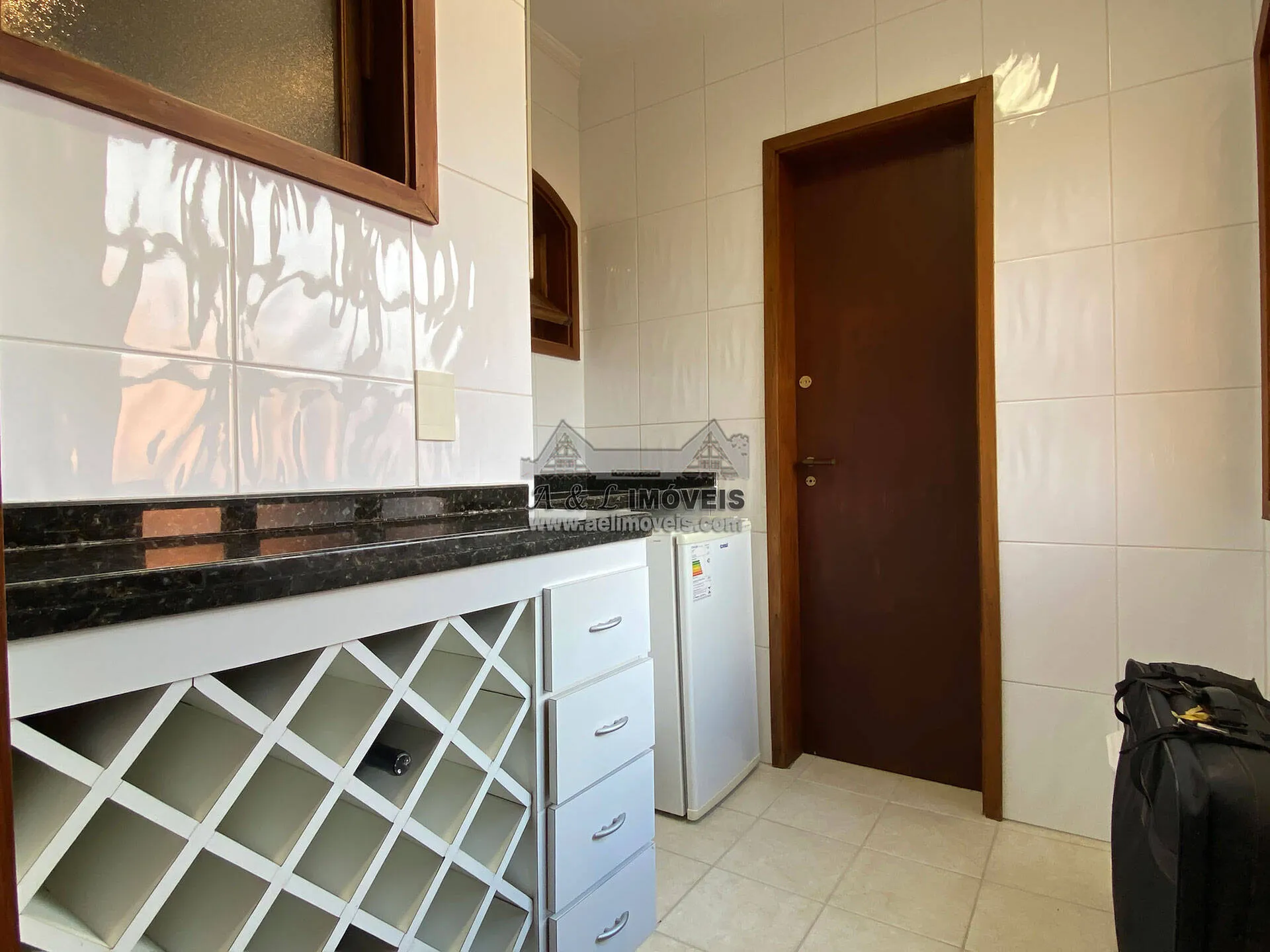 Imagem Apartamento à venda em Campos do Jordão - Duplex com 04 Suítes