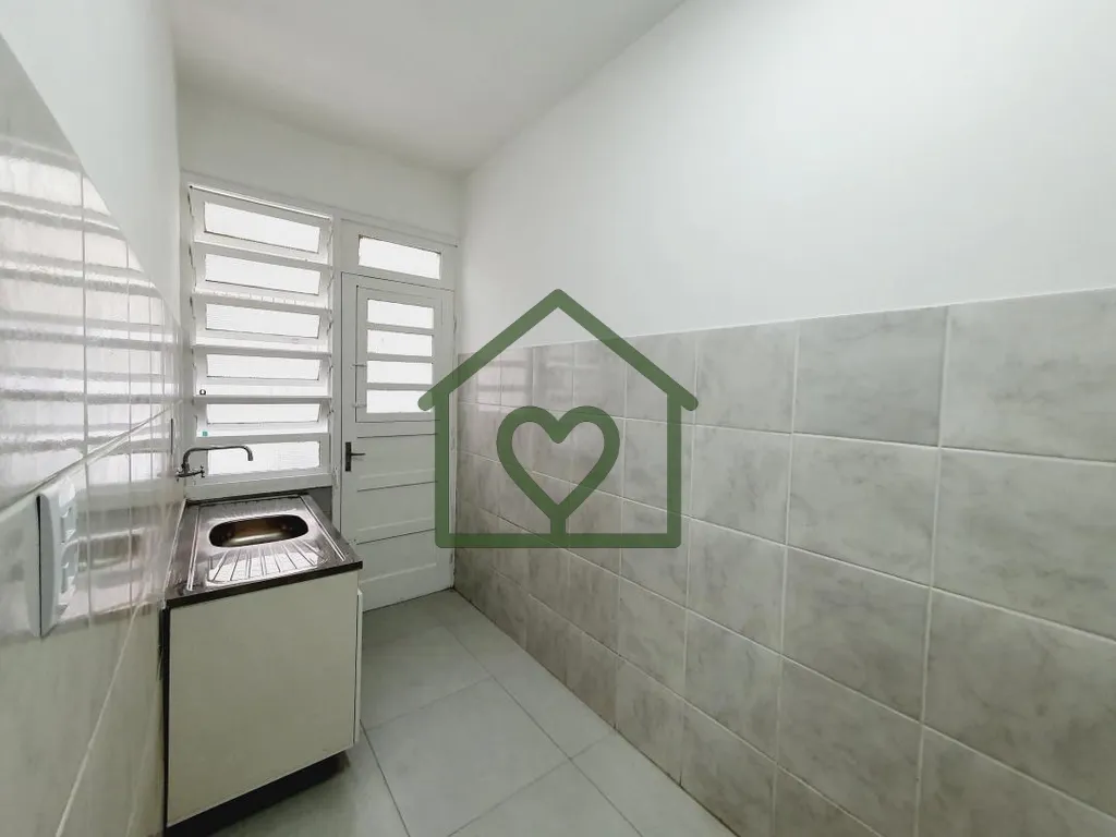 Imagem Apartamento tipo JK com 37m², no bairro Menino Deus. Apartamento de térreo, mas com muita privacid...