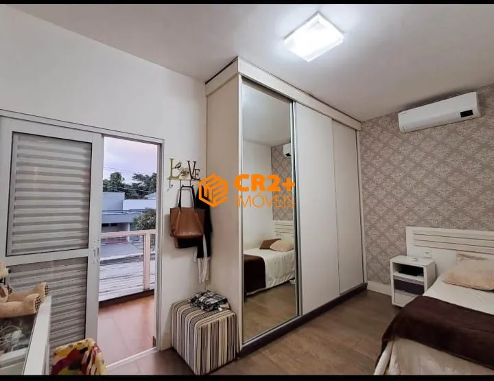 Imagem Vendo casa alto padrão 03 quartos 01 suíte 04 vagas de garagem em Taubaté/ São P