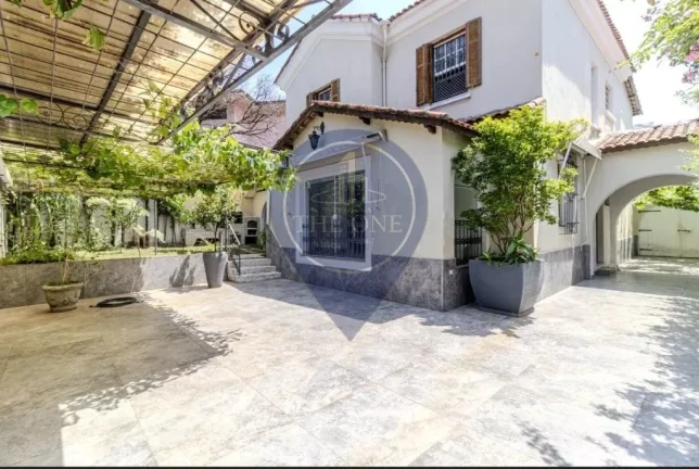 Imóvel à venda em São Paulo-SP: Casa deslumbrante no Pacaembu com 3 quartos, 1 suíte, 2 salas, 3 banheiros, 4 vagas e 450m² de área.