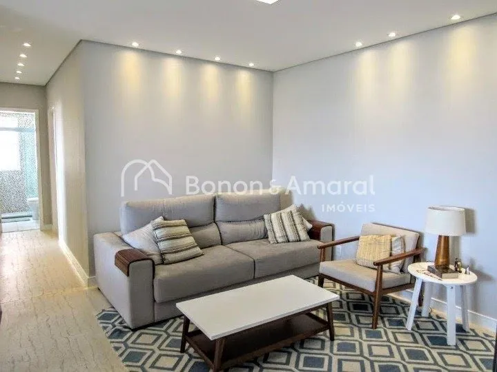 Imagem Apartamento com 3 Quartos sendo 1 suíte e 2 banheiros, 2 vagas à Venda, 80 m²