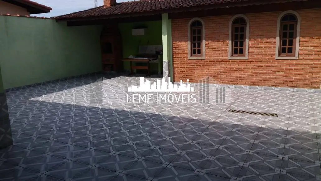 Imagem CASA TÉRREA AMPLA À VENDA NO LITORAL DE SÃO PAULO, ACEITA FGTS!!!