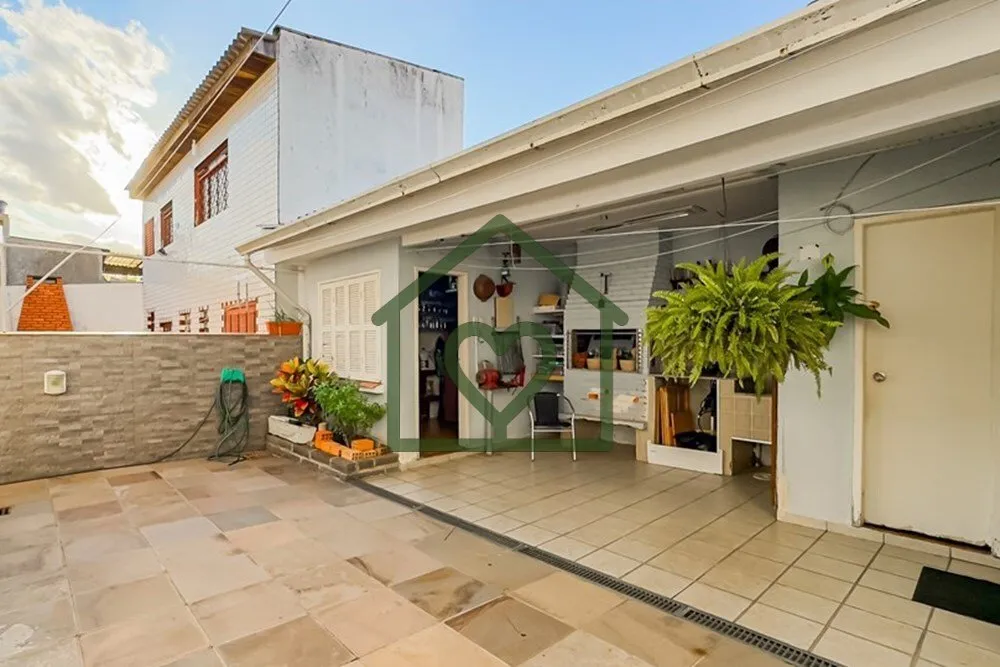Imagem Descubra esta encantadora casa mobiliada à venda no Bairro Santa Maria Goretti, na Zona Norte de Po...