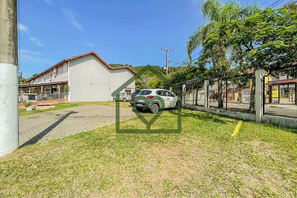 Imagem Casa em condomínio semimobiliada, com 85m² privativos, que combina de forma harmoniosa conforto, f...
