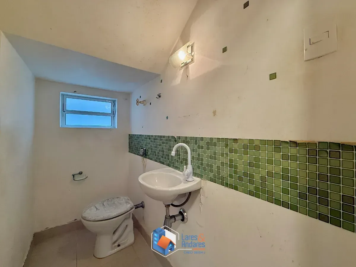 Imagem Sobrado para venda em Veleiros com 4 quartos, sendo 1 suíte, 235m²
