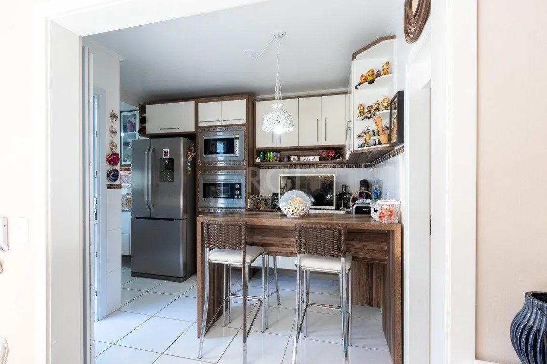 Imagem Casa Condominio para Venda - 240m², 4 dormitórios, sendo 1 suites, 2 vagas - Ipanema