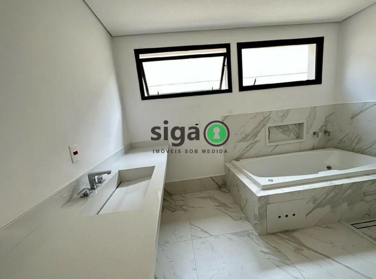 Imagem Casa de condomínio a venda na Granja Julieta com 4 quartos