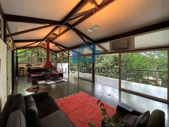Imagem Casa à venda em condomínio autoral na Granja Viana