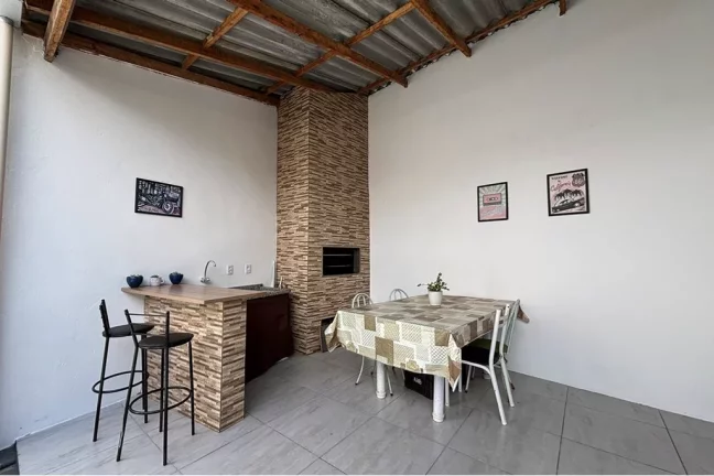 Imagem Casa para venda no bairro Guajuviras em Canoas