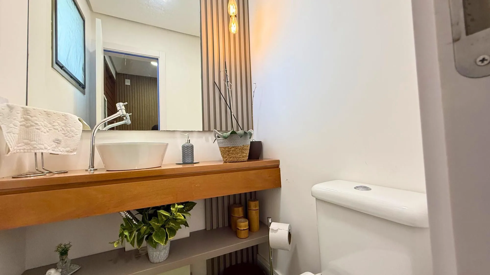Imagem Casa em condomínio com 3 suítes à venda - Jardim Planalto, Porto Alegre