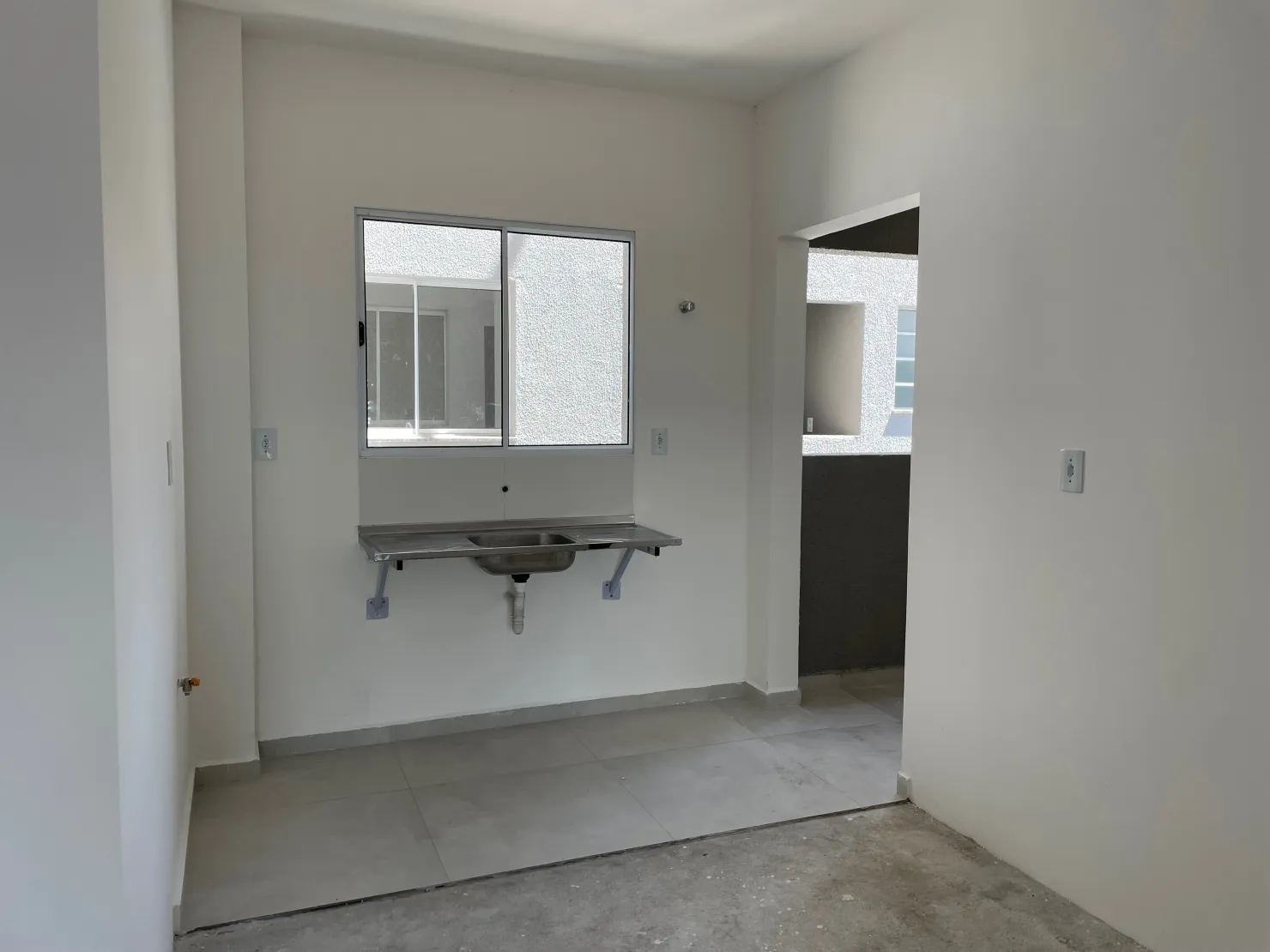 Imagem Apartamento dois dormitórios com suíte e sacada e ótima localização à venda, Bosque da Princesa, Pindamonhangaba, SP