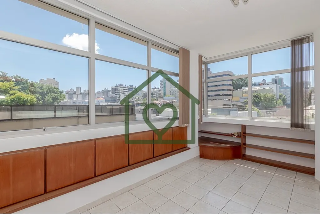 Imagem Se você está em busca de um excelente investimento comercial em Porto Alegre, este conj. comercial...