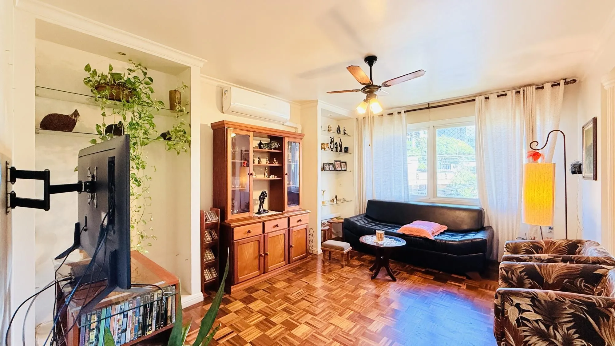 Imagem Apartamento com 3 quartos, 1 suíte, à venda na Avenida Doutor Nilo Peçanha, 1121, Três Figueiras, Porto Alegre