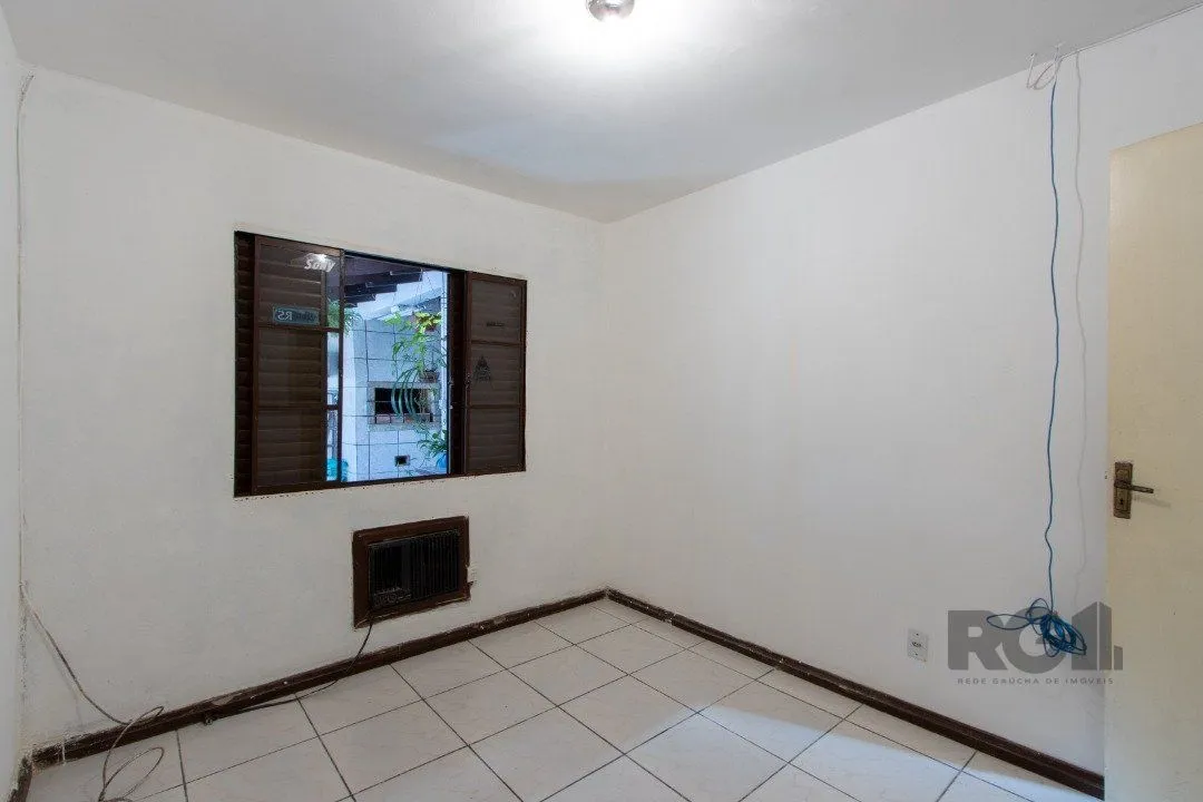 Imagem Sobrado para Venda - 170m², 3 dormitórios, sendo 1 suites, 2 vagas - Serraria
