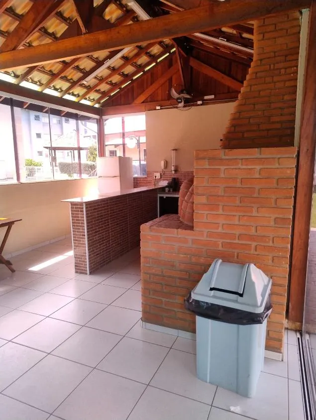 Imagem Apartamento com 2 Dormitórios, Varanda e 1 Vaga 45 m²