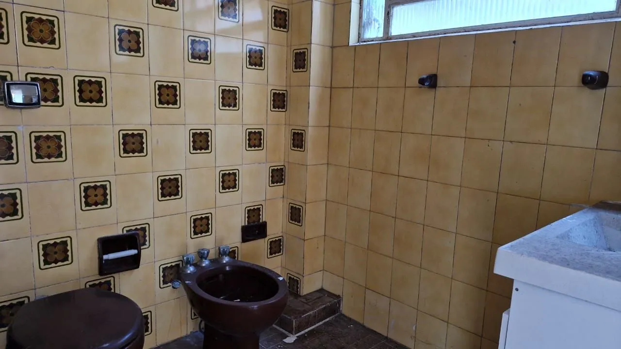 Imagem Apartamento com 2 dormitórios e garden na Rua Ijuí, pronto para reformar