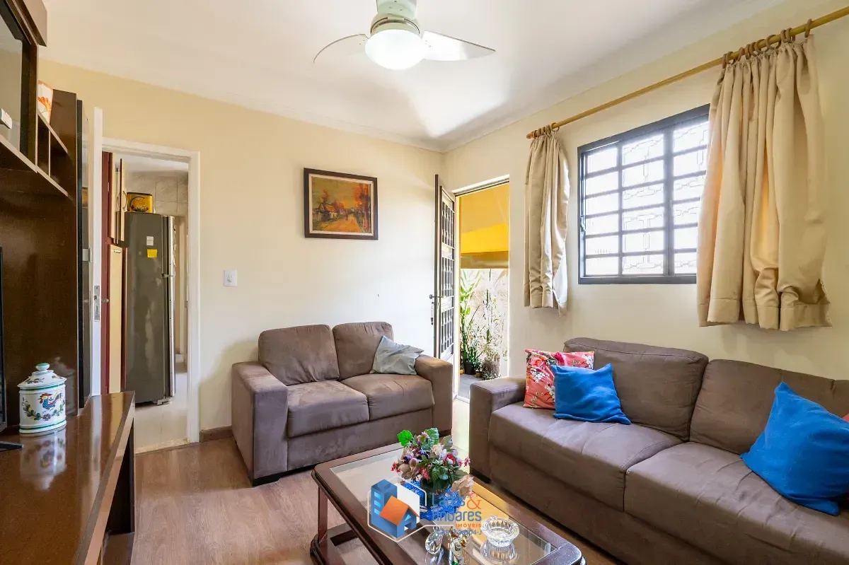 Foto do imóvel Casa para venda em Jardim das Palmas com 3 quartos, 168m² em Rua José Maria Pinto Zilli