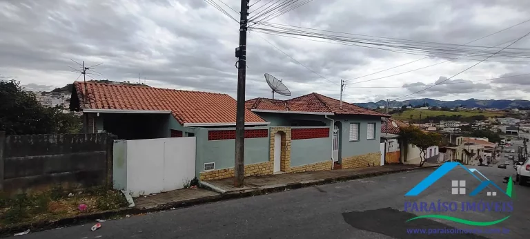 Imagem Casa Residencial ou Comercial com 3 quartos em Cambuí MG