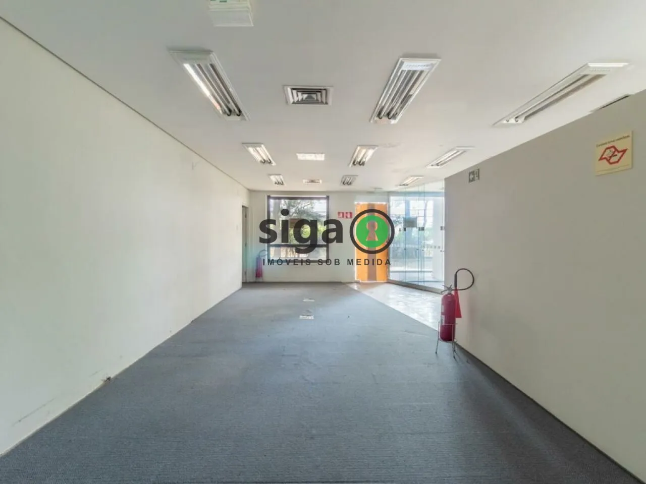 Imagem Loja no térreo com 180m², com 6 salas e 3 banheiros para Locação ou Venda em Alto de Pinheiros