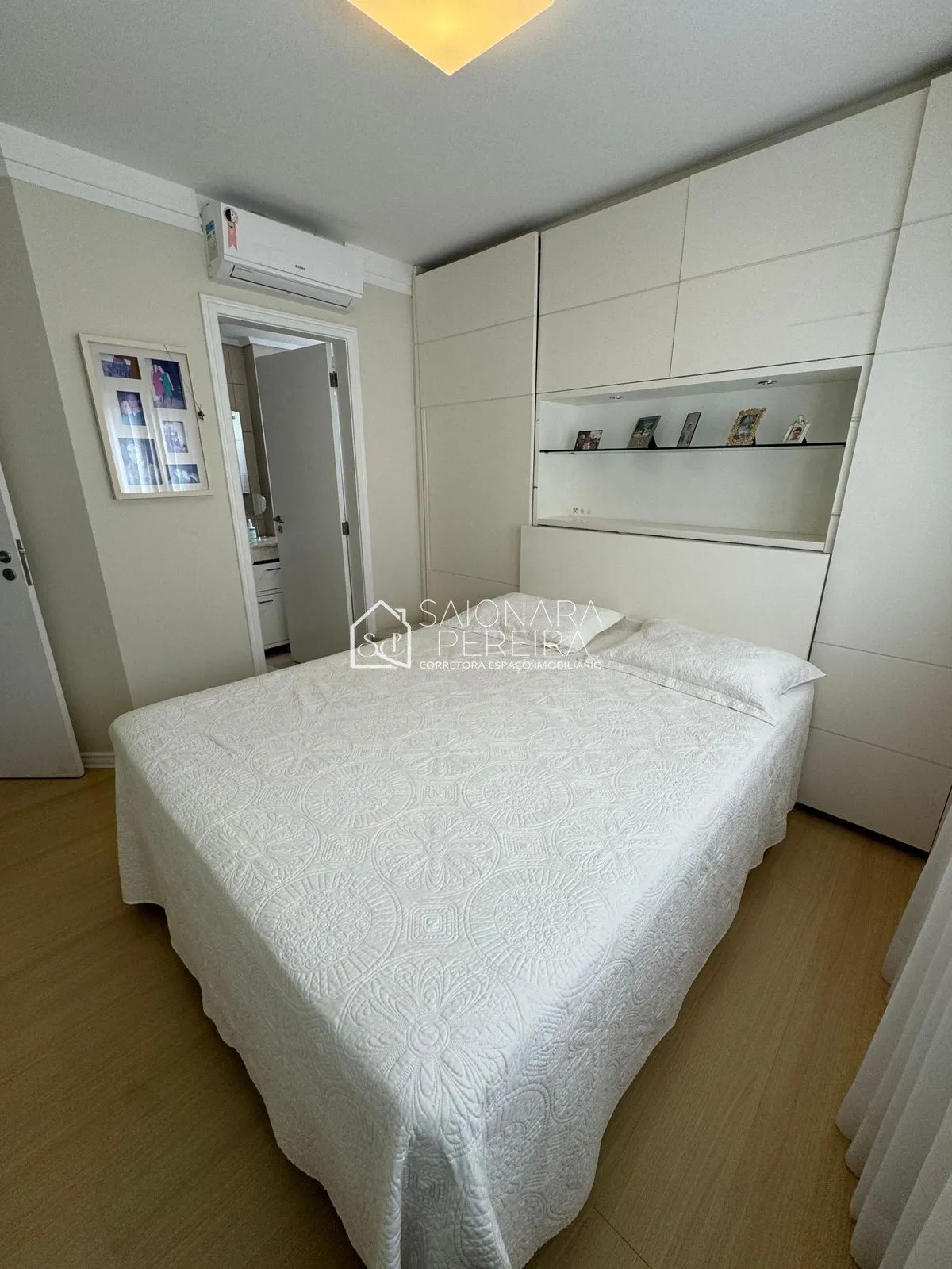Imagem APARTAMENTO 4 DORMITÓRIOS SENDO 3 SUÍTES - CENTRO - FLORIANÓPOLIS