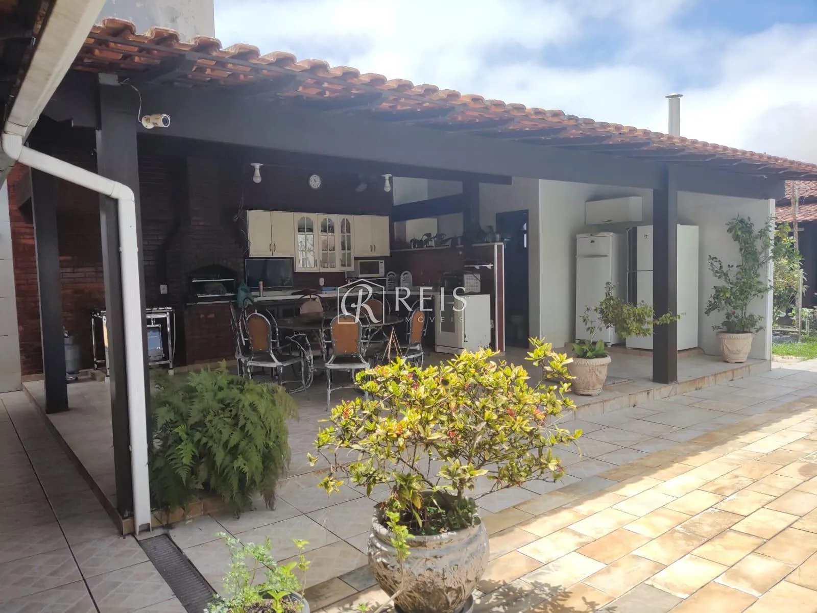 Imagem Casa para Venda em Rio das Ostras, Costazul, 5 dormitórios, 1 suíte, 3 banheiros, 4 vagas