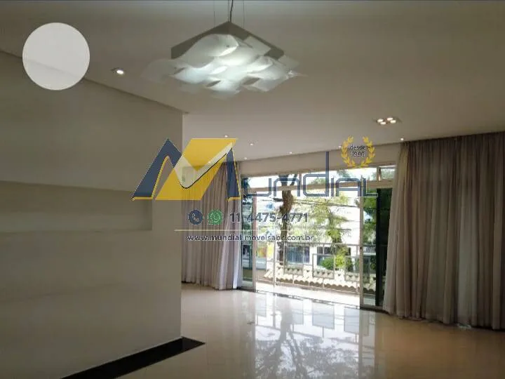 Imagem Casa à venda com 300m², 3 quartos e 6 vagas.
