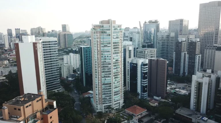 Imagem Apartamento à venda em São Paulo, Cidade Monções, com 3 quartos, 240m2
