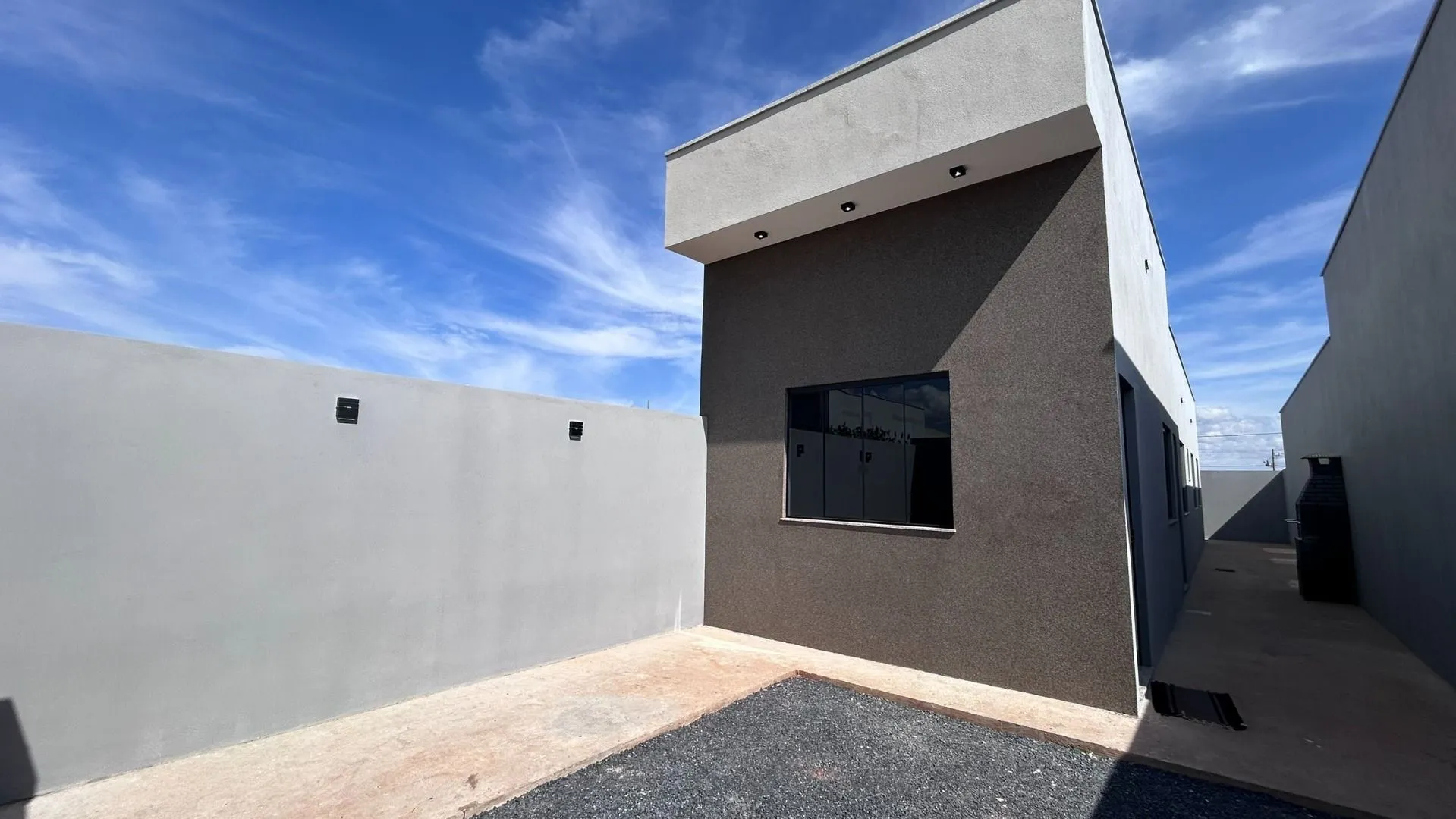 Foto do imóvel Casa à venda, 76 m² por R$ 380.000,00 - Residencial Barreiro - Patos de Minas/MG