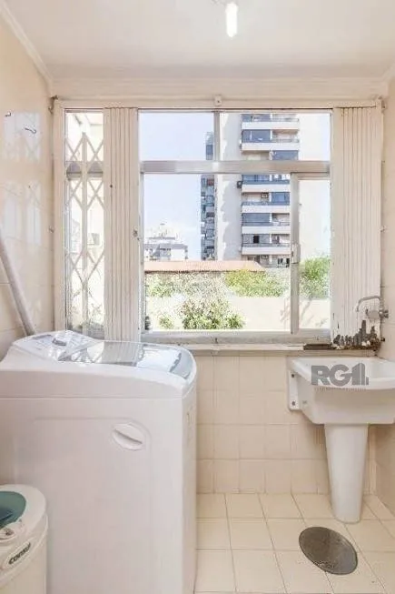 Imagem Apartamento 86m² - 3 dormitórios, 2 banheiros, 1 vaga no bairro Petrópolis