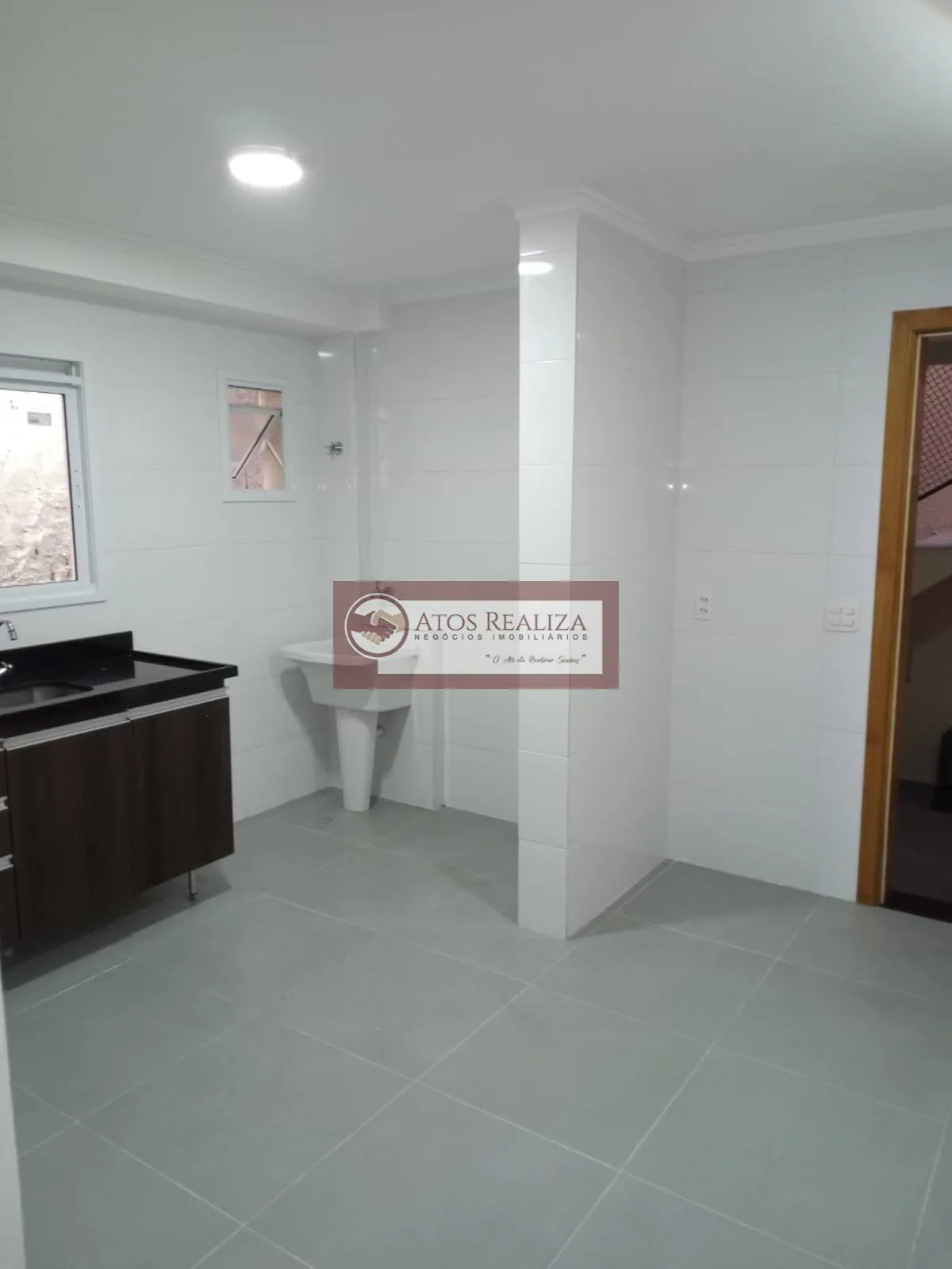 Imagem Alugo casa estilo apartamento de 2 dormitórios, sala, cozinha, banheiro e área de serviço, no Jardim Sao Benedito, na região da estação primavera, São Paulo - 65M² por R$ 1.500 locação. Oportunidade