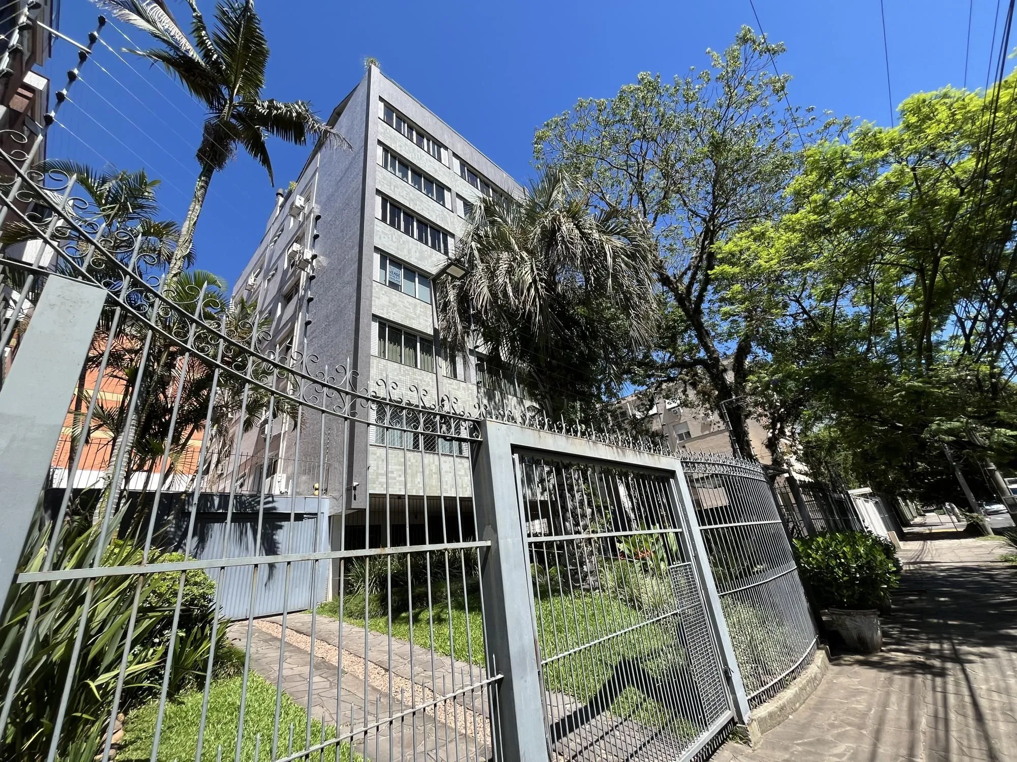 Imagem Apartamento de 3 quartos, suíte e 2 vagas de garagem no bairro Auxiliadora POA