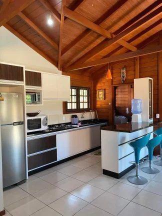 Imagem Casa Aconchegante e Mobiliada com Piscina e Área Gourmet em Ibiraquera - Imbituba/SC