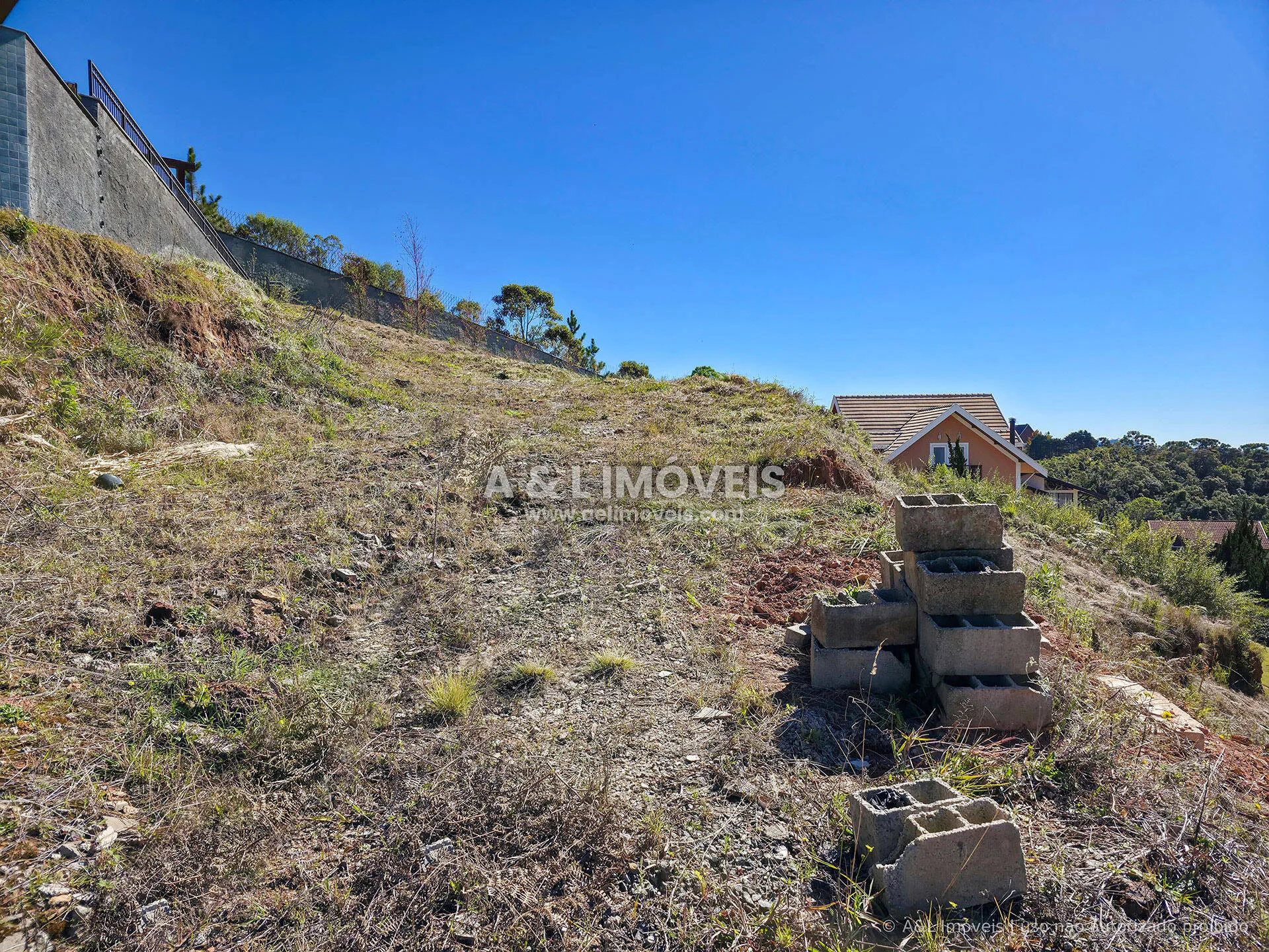 Imagem Terreno no Condomínio Ecológico II com 1.004,01 m², aclive e vista