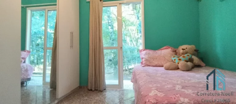 Imagem (ESTUDA PERMUTA) Chácara de 1000m2 de esquina com casa de 300m2, em ótima localização no Cascatinha/Santa Felicidade em Curitiba PR