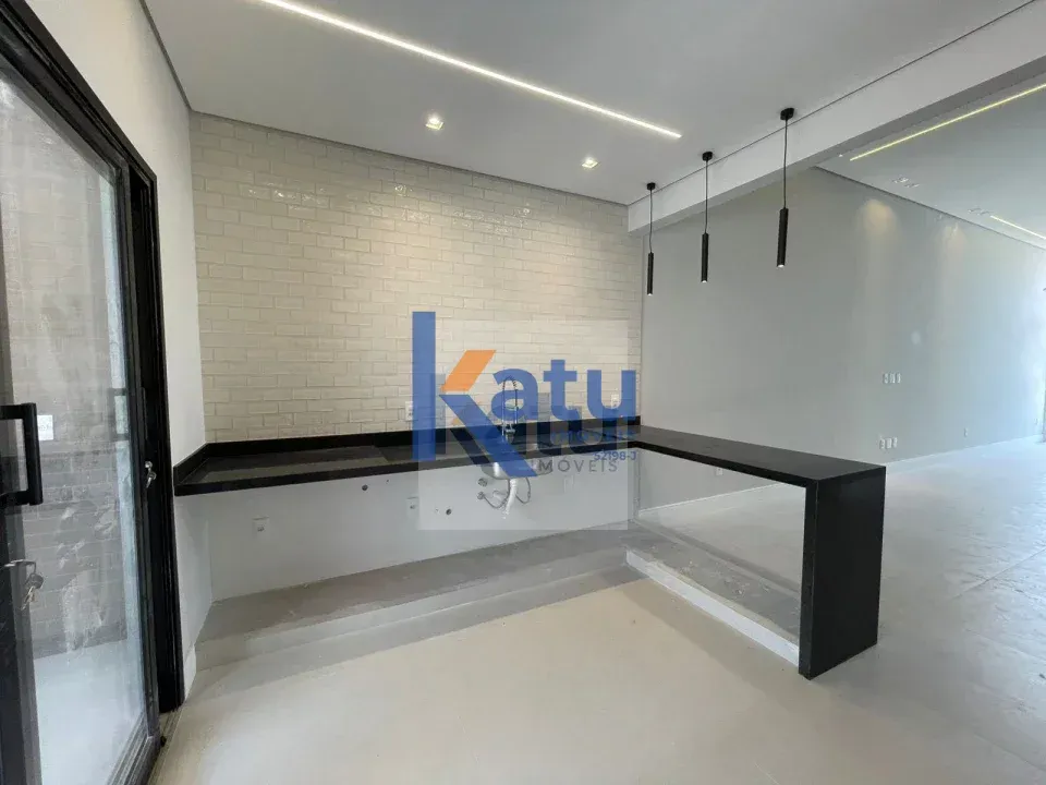 Imagem CASA À VENDA NO BAIRRO ELOY CHAVES - CONDOMÍNIO RESERVA ERMIDA - JUNDIAÍ/SP

Imóvel com 196 m² ...