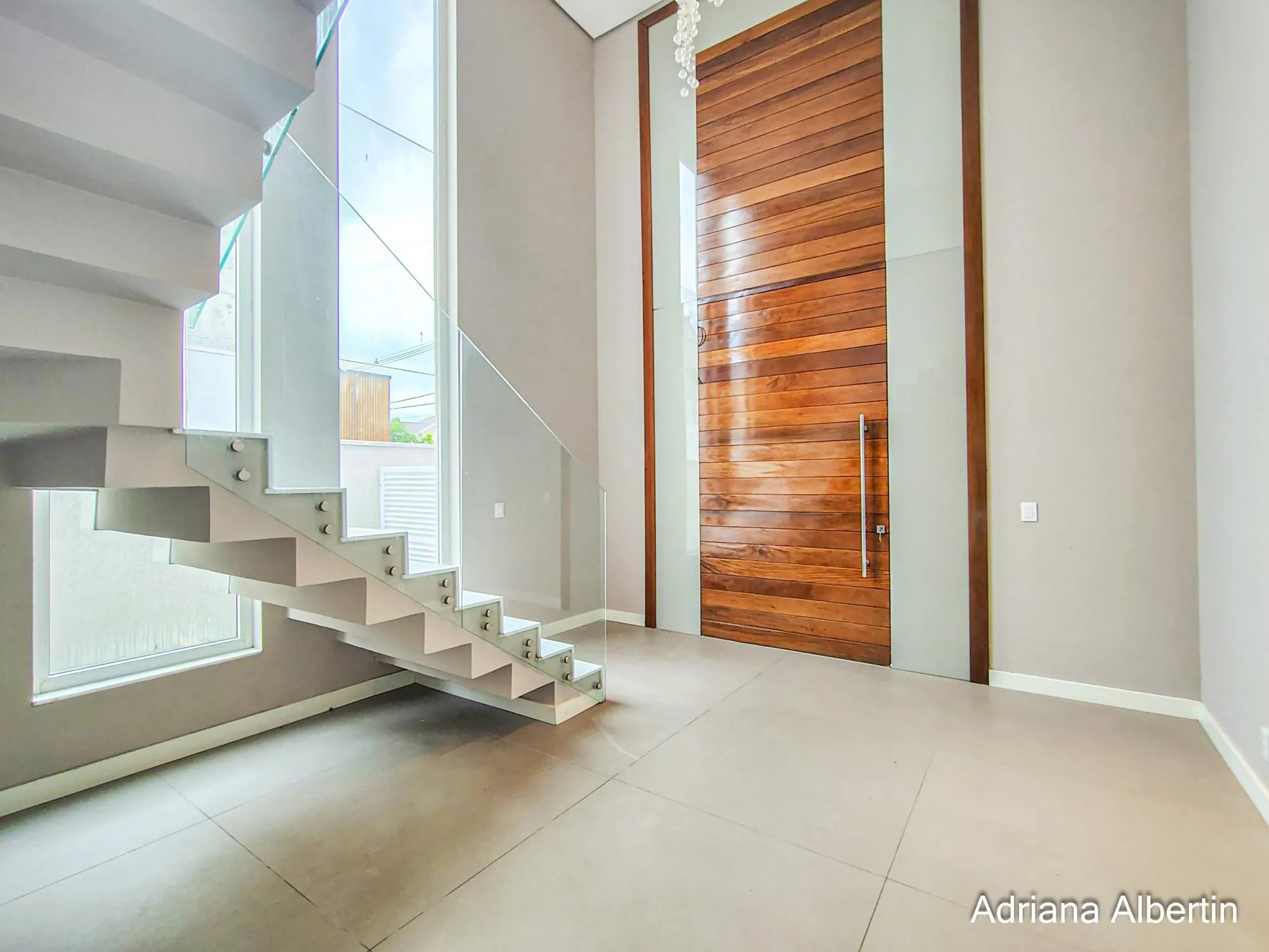 Imagem Casa com 400m² e 4 suítes