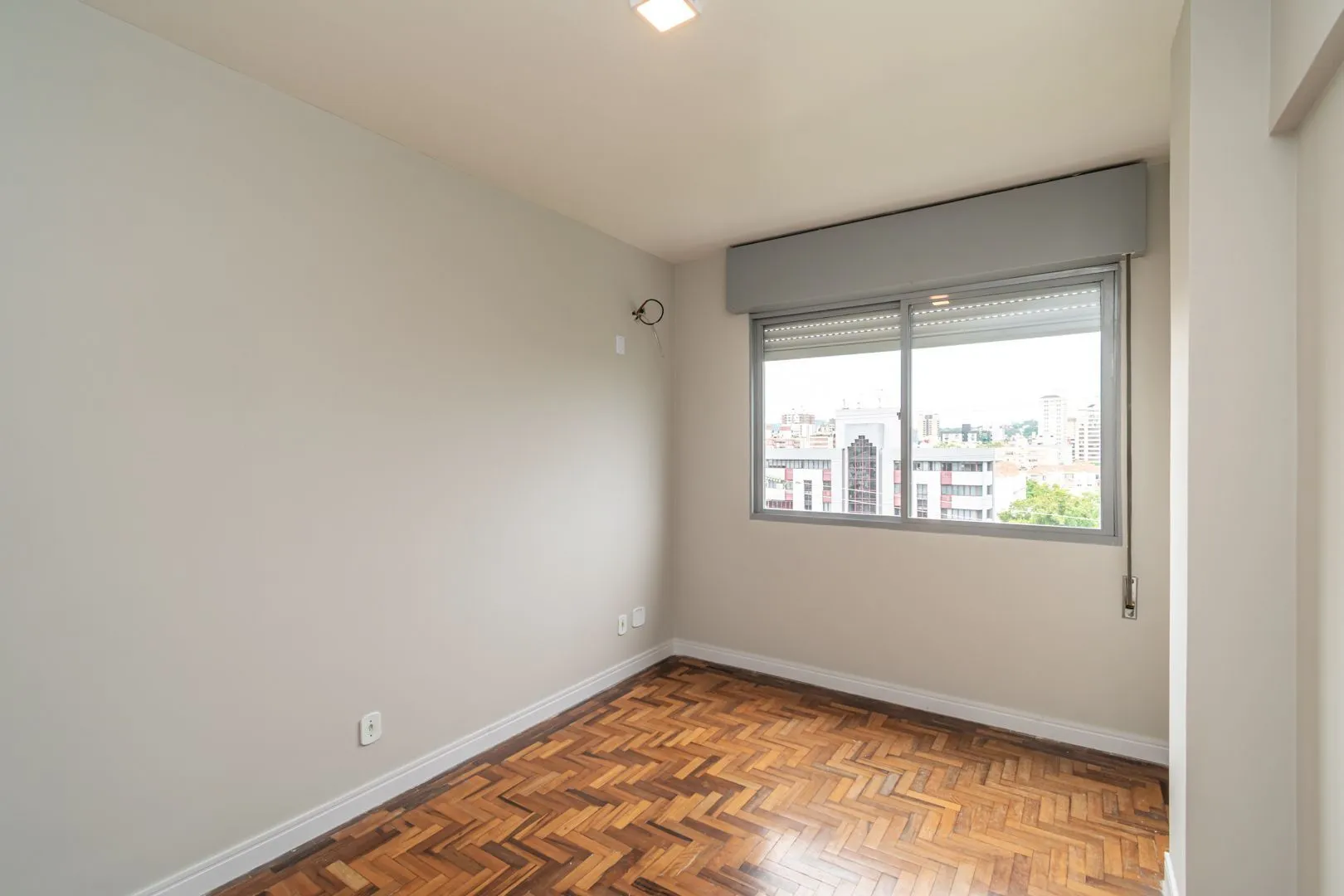 Imagem Apartamento 2 dormitorios, no Menino Deus reformado