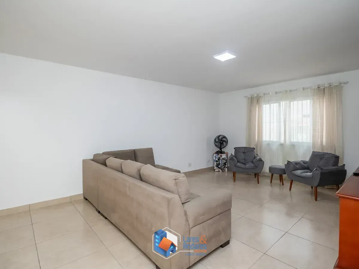 Imagem Sobrado para venda em Chácara Santo Antônio (Zona Sul) com 3 quartos, sendo 1 suíte, 230m²