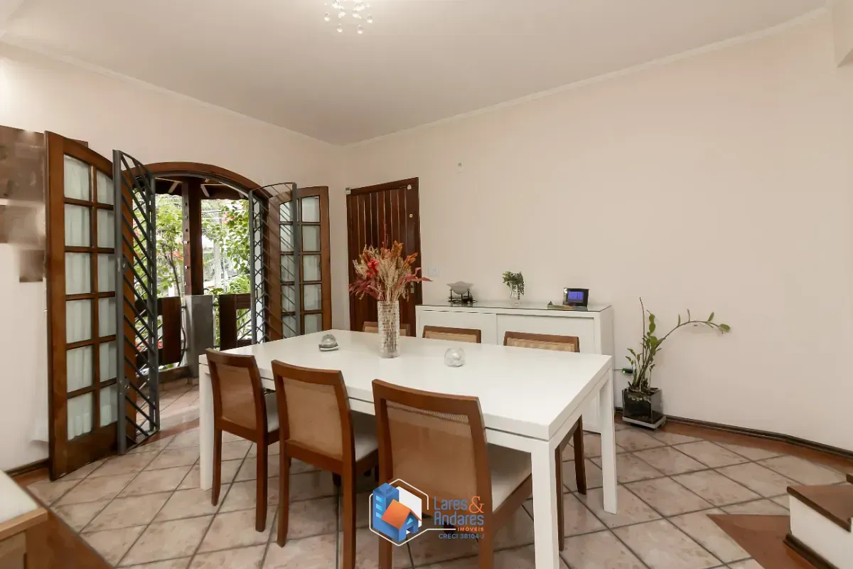 Imagem Sobrado para venda em Jardim Virginia Bianca com 3 quartos, sendo 1 suíte, 223m²