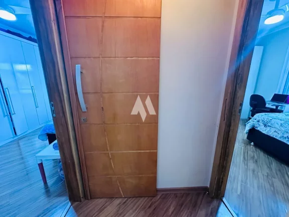 Imagem Apartamento à venda com sacada reformado!