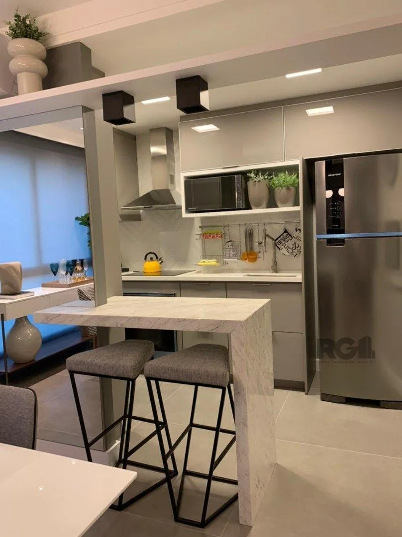 Imagem Apartamento belíssimo de 02 dormitórios com garagem coberta.