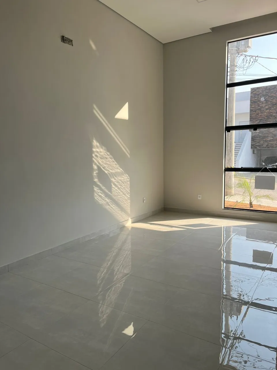 Imagem Casa de alto padrão em condomínio no Brigadeiro Tobias, Sorocaba-SP: 3 quartos, 3 suítes, 1 sala, 4 banheiros, 4 vagas, 198m². Venda ou aluguel!