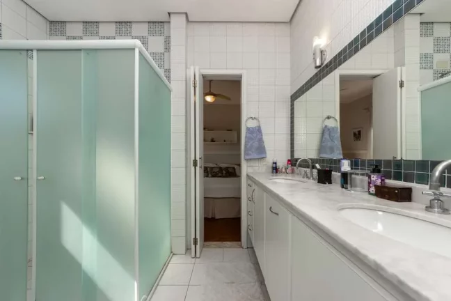 Imagem Casa de Vila 3 suítes 515m² Jardim Hípico São Paulo Rua Júlio Verne
