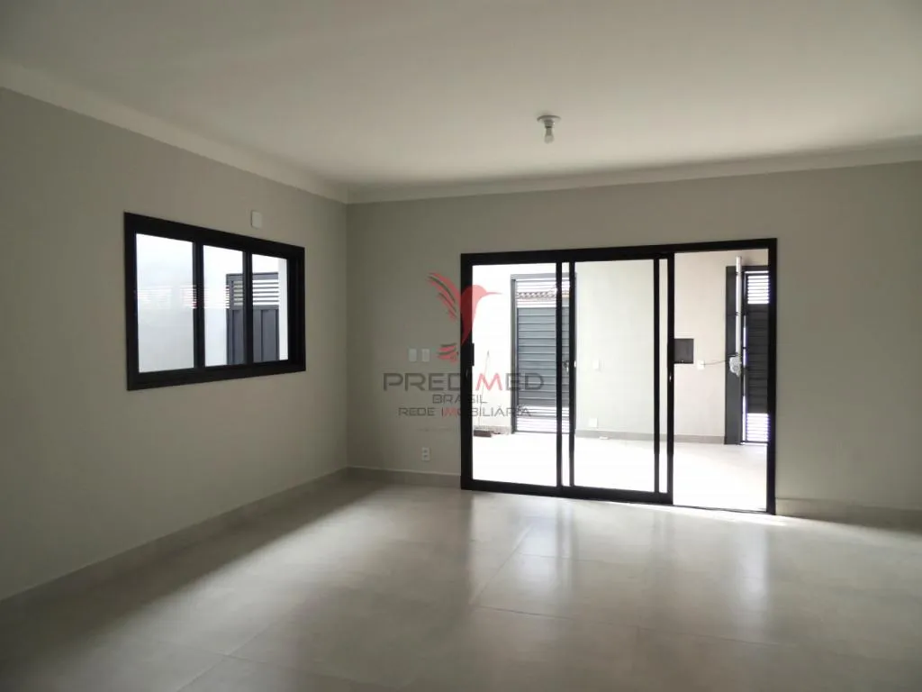 Imagem Vendo, excelente Casa Térrea com 3 Quartos, sendo 2 Suites, 3 Vagas Garagem, no Beira Rio