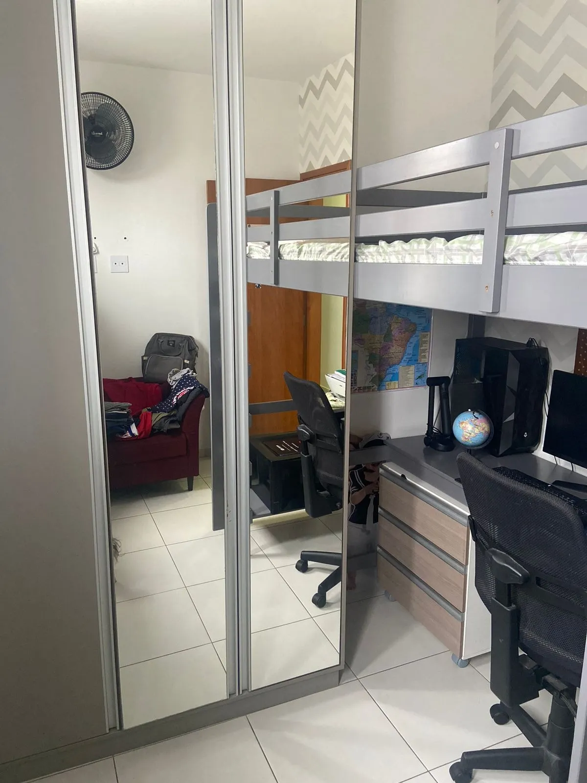 Imagem Residência Exclusiva no Marapé: Espaço, Elegância e Conforto em Cada Canto
